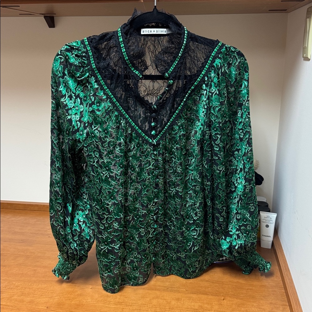 Alice + Olivia‎ Clarice illusion yoke Floral Blouse green silk women’s S